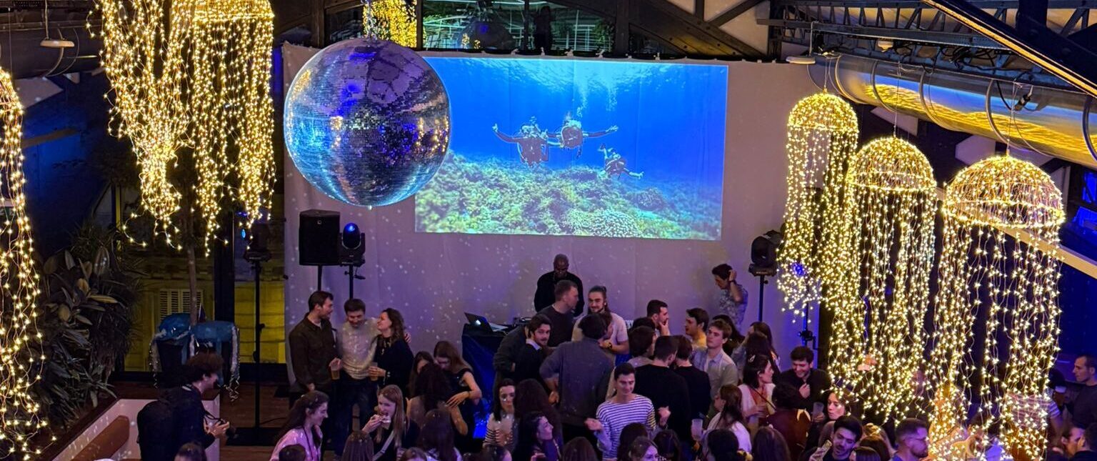 Décor immersif fonds marins PayFit