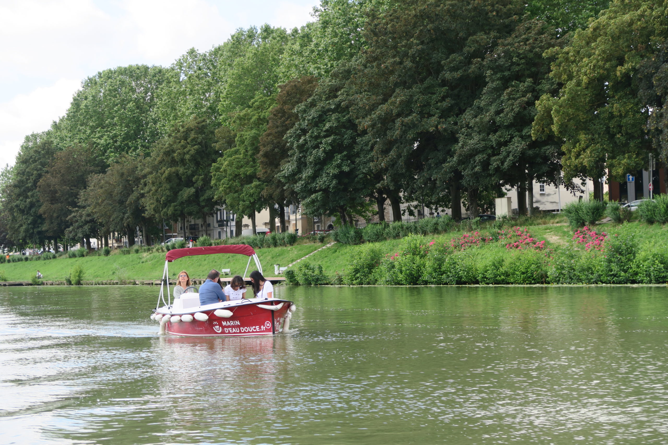 Guinguette en bord de Marne